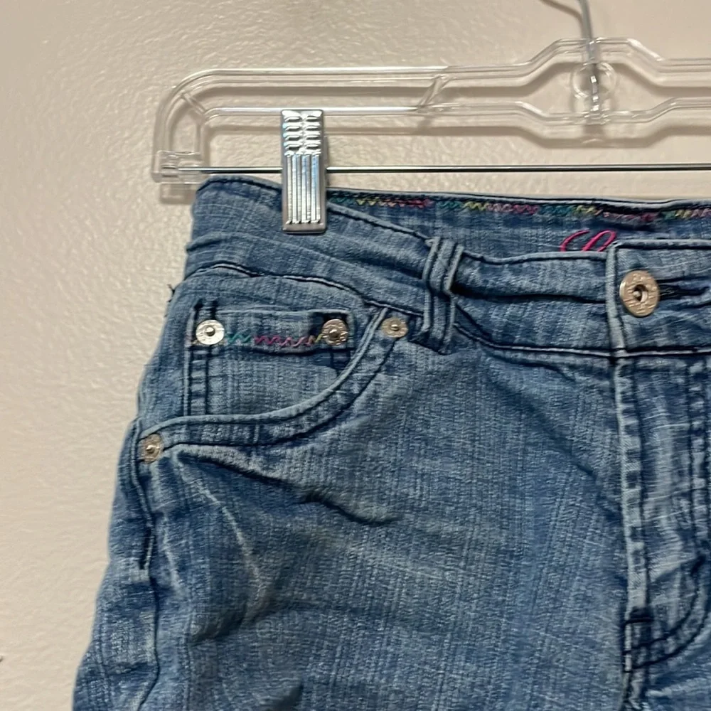 Levi’s cute jean shorts. Bright colored embroidered pockets. Sz 16 slim - Picture 3 of 4